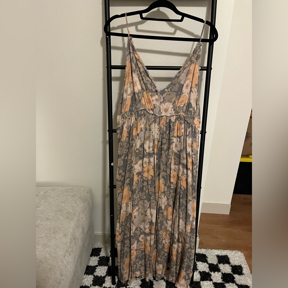 Arula Dress